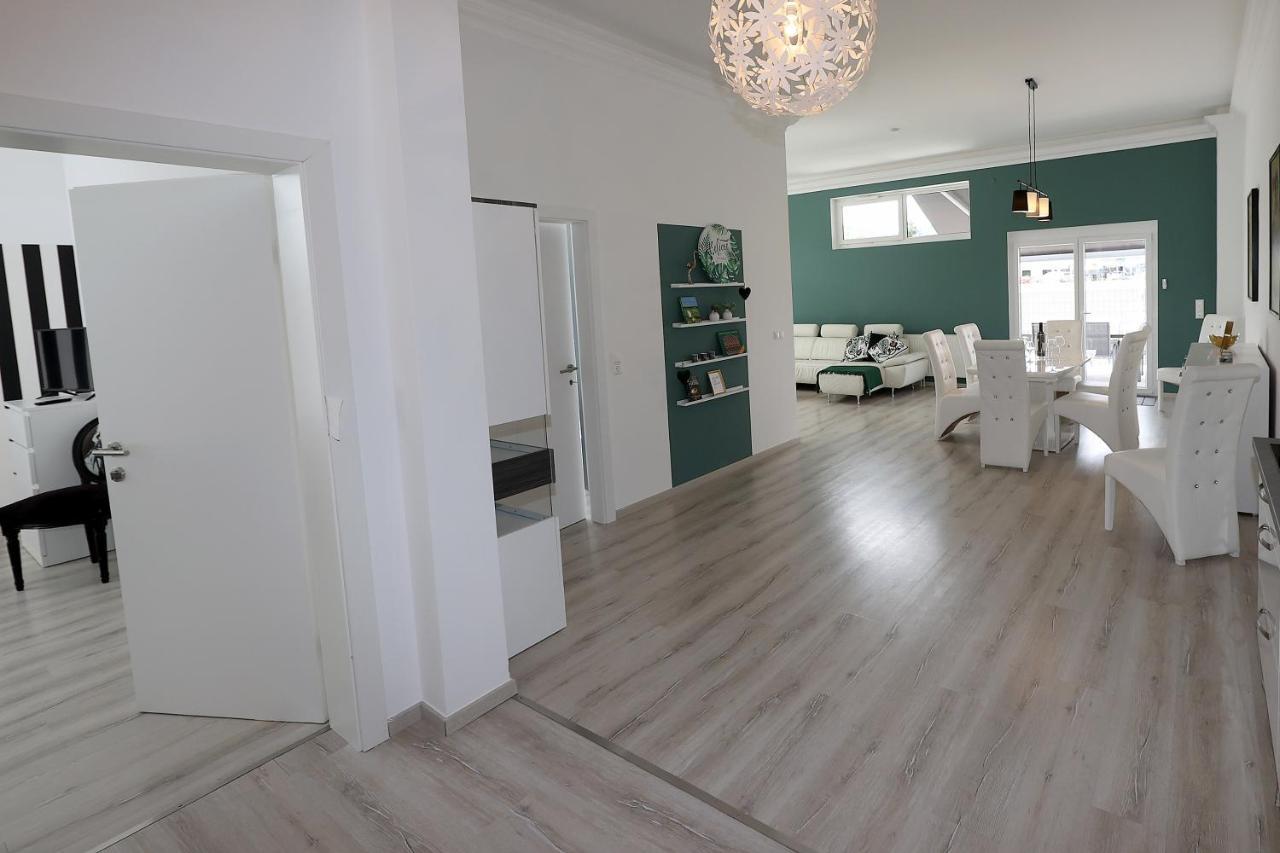 Exklusive Fw Mit 3 Sz Und Grosser Terrasse กราทคอร์น ภายนอก รูปภาพ